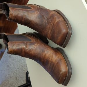 Ariat Midtown Rambler Boots. Size 9.5 EE Wide.